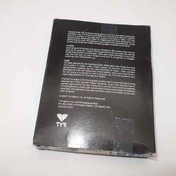 NEW TYR Male Competition Solid Racer Brief Swimsuit BLACK Size 26 - Picture 9 of 9